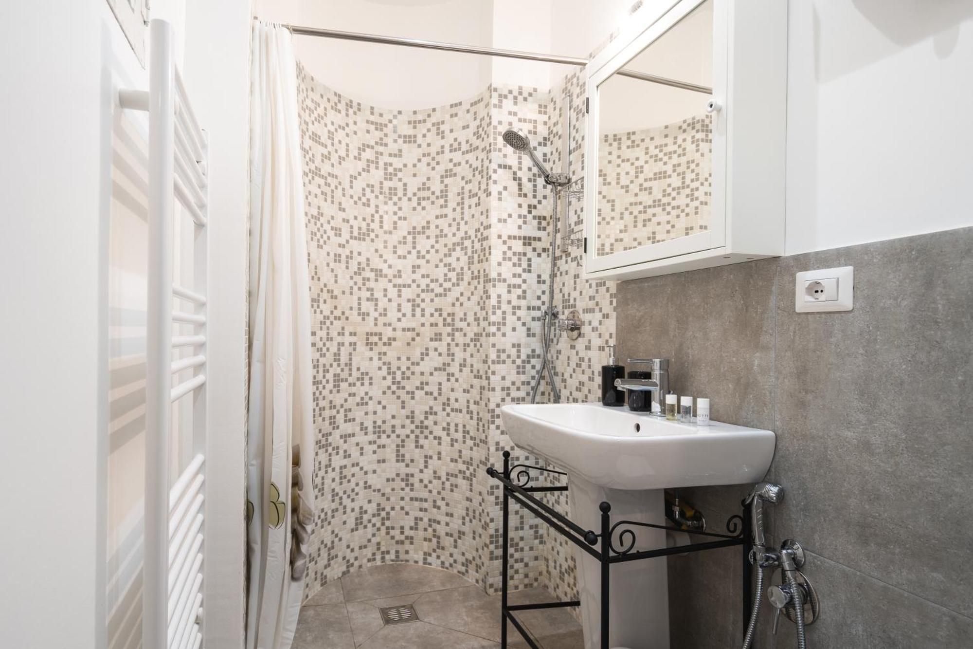 Stazione Porta Susa Grazioso Bilocale Apartment Turin