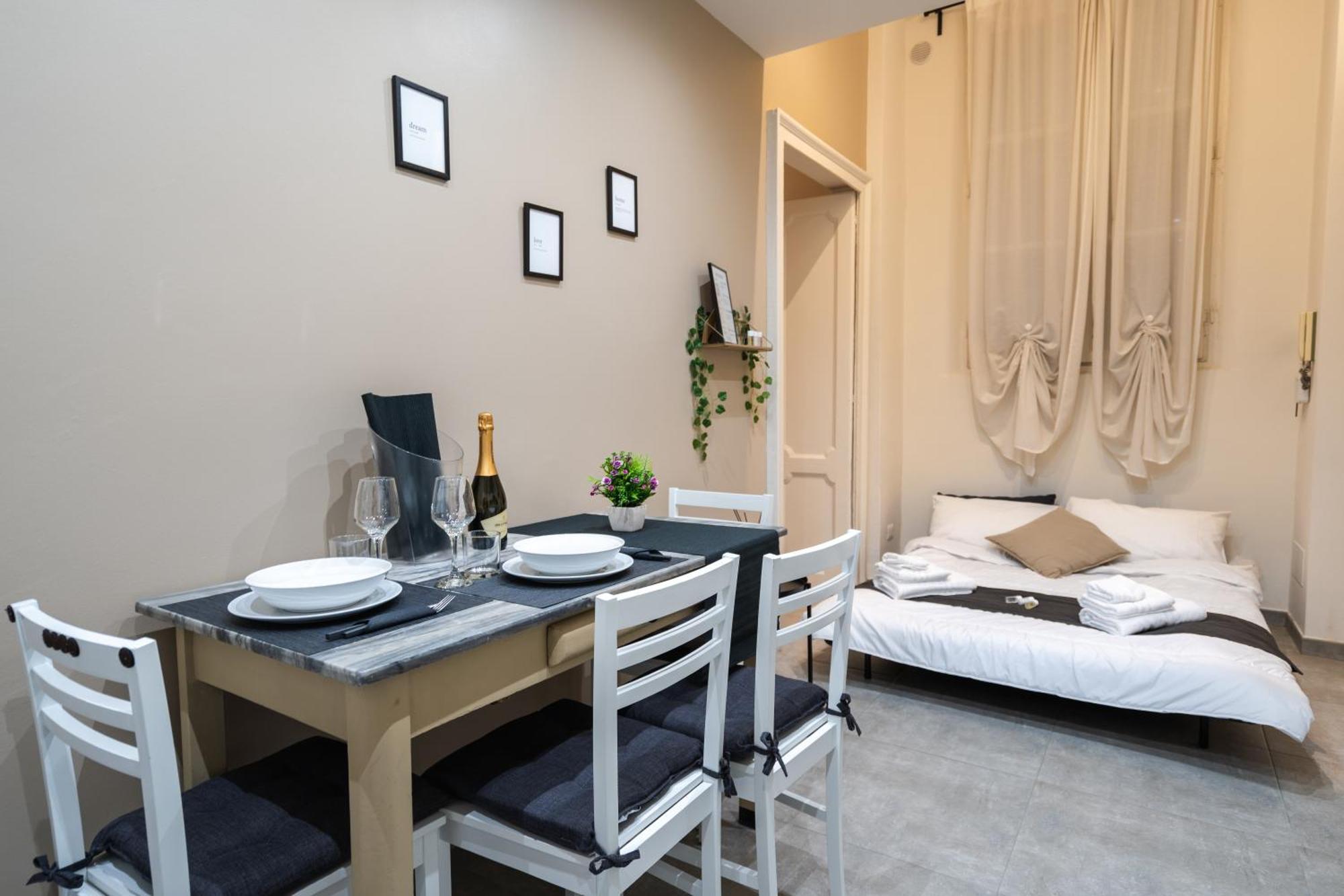 Stazione Porta Susa Grazioso Bilocale Apartment *